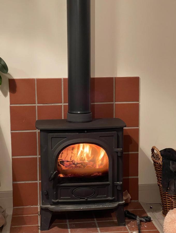 Bike Shed - Beautiful 1-Bed Cottage In Shorwell Bagian luar foto