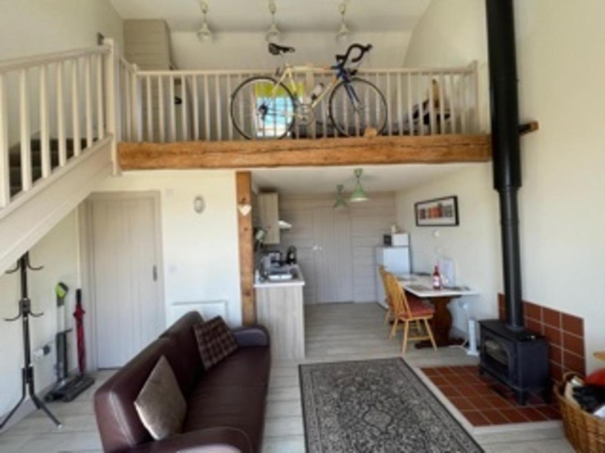Bike Shed - Beautiful 1-Bed Cottage In Shorwell Bagian luar foto