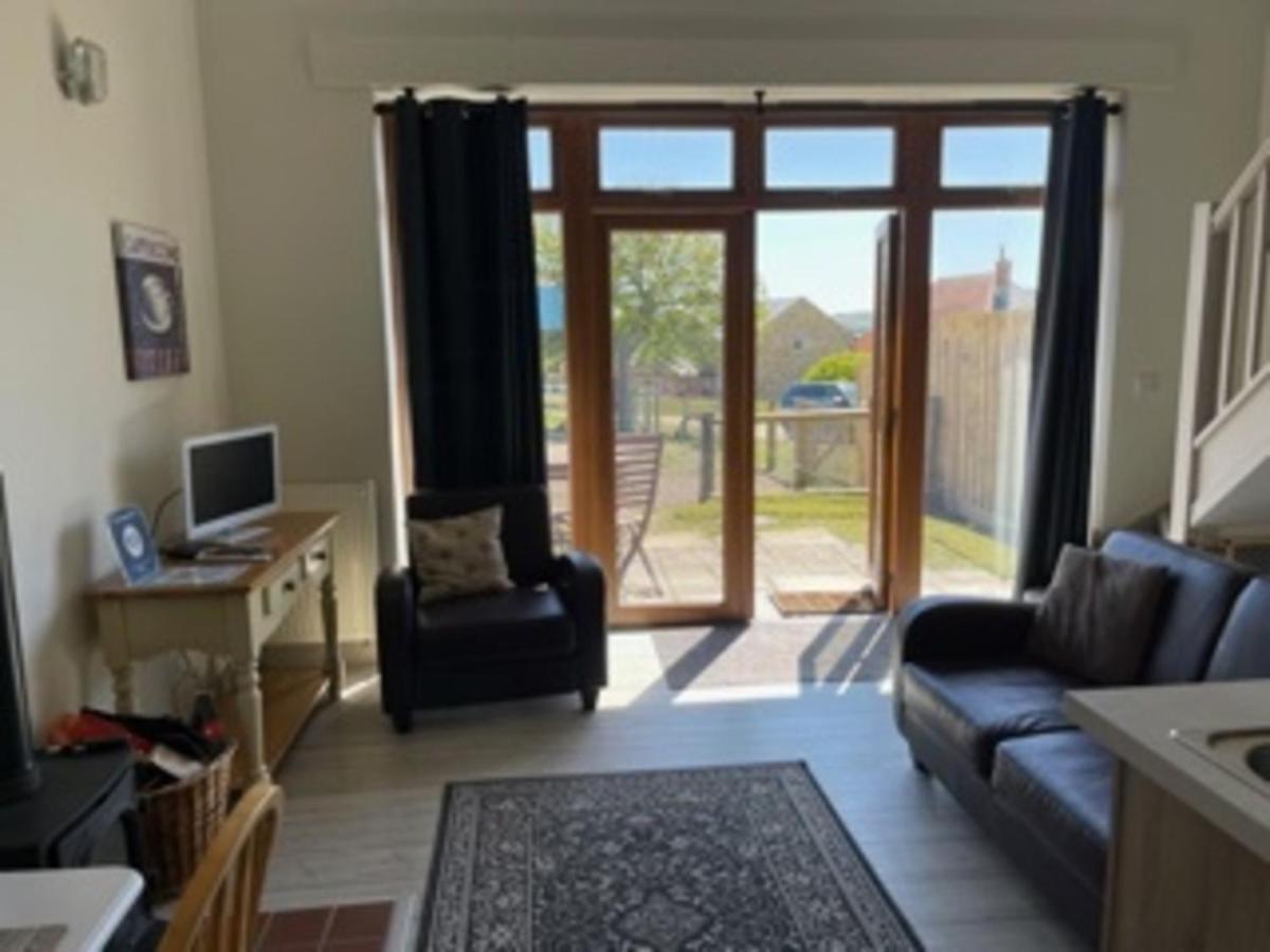 Bike Shed - Beautiful 1-Bed Cottage In Shorwell Bagian luar foto